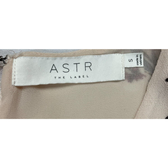 ASTR The Label Cream Red Floral Button Front Ruffle Mini Dress Size Small - Picture 6 of 14